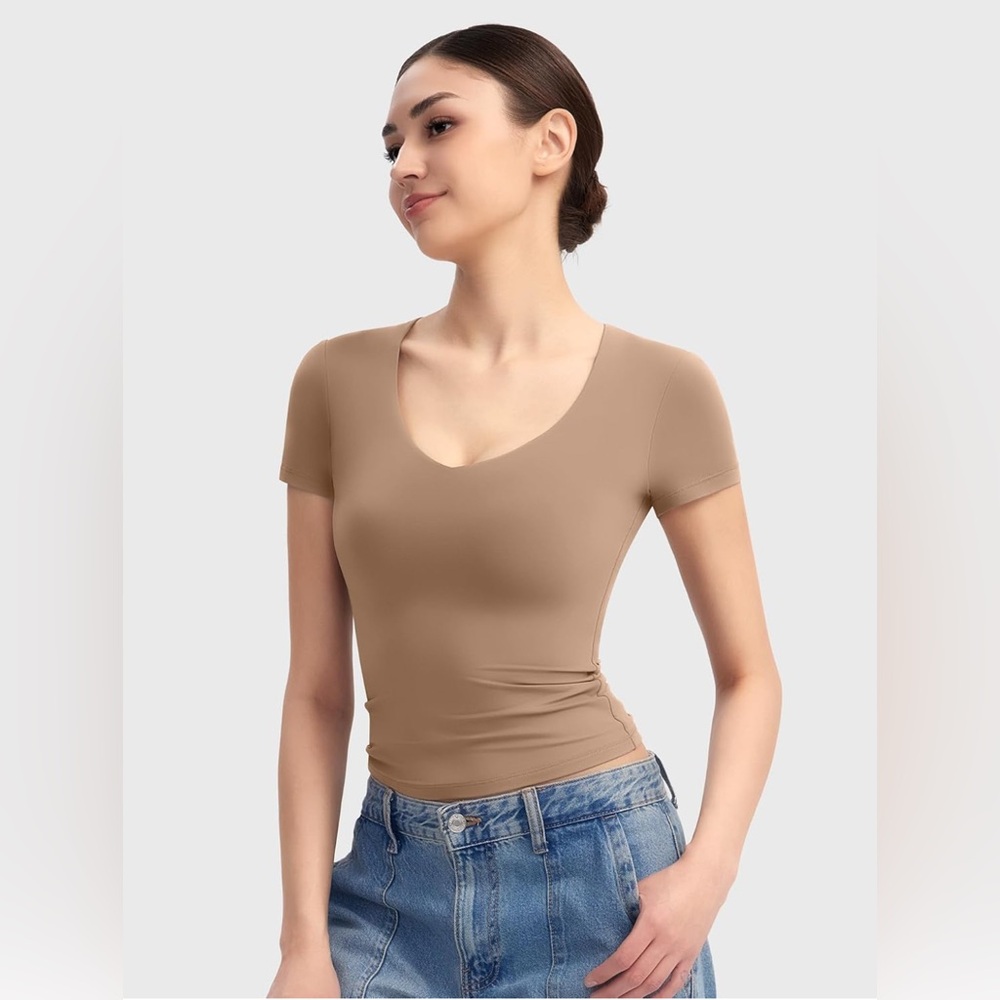 Women’s Fitted Short Sleeve V Neck Top, Minimalist, Neutral Tan, Size Small